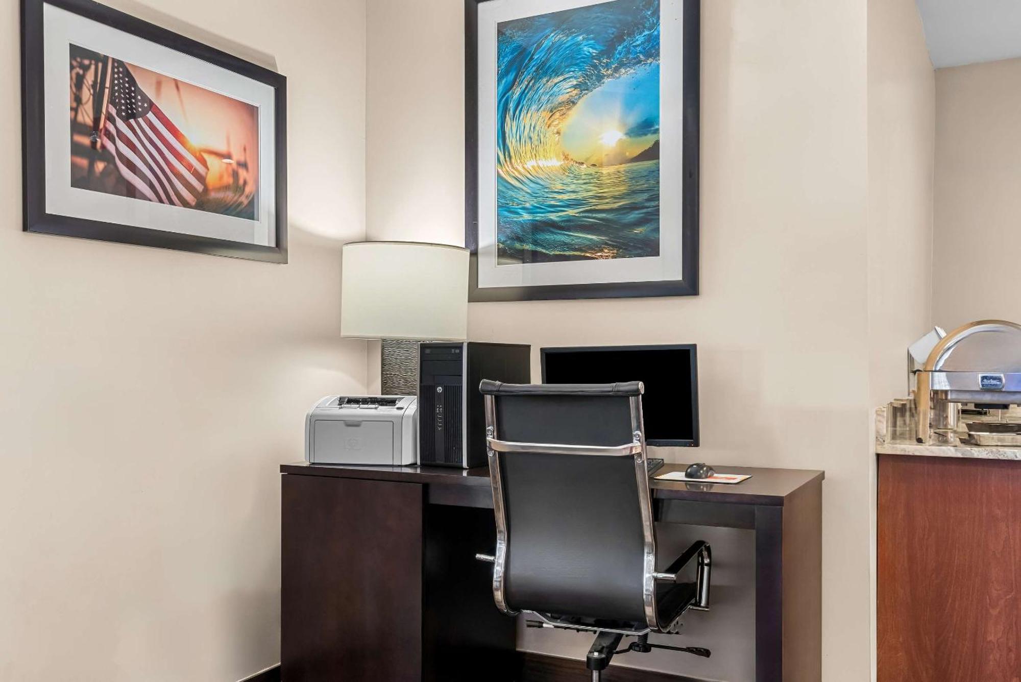 Comfort Suites Near Camp Lejeune ジャクソンビル エクステリア 写真