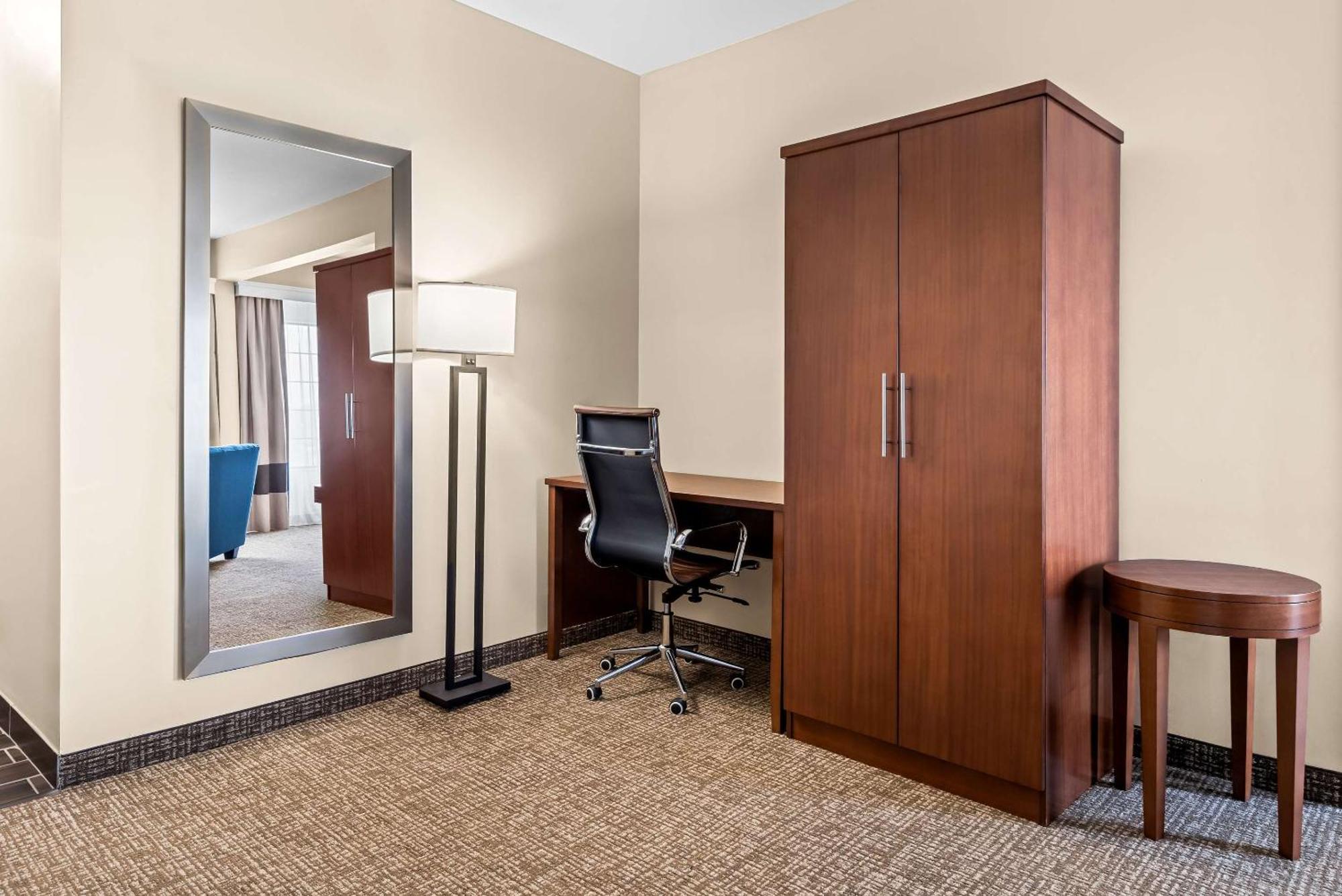 Comfort Suites Near Camp Lejeune ジャクソンビル エクステリア 写真