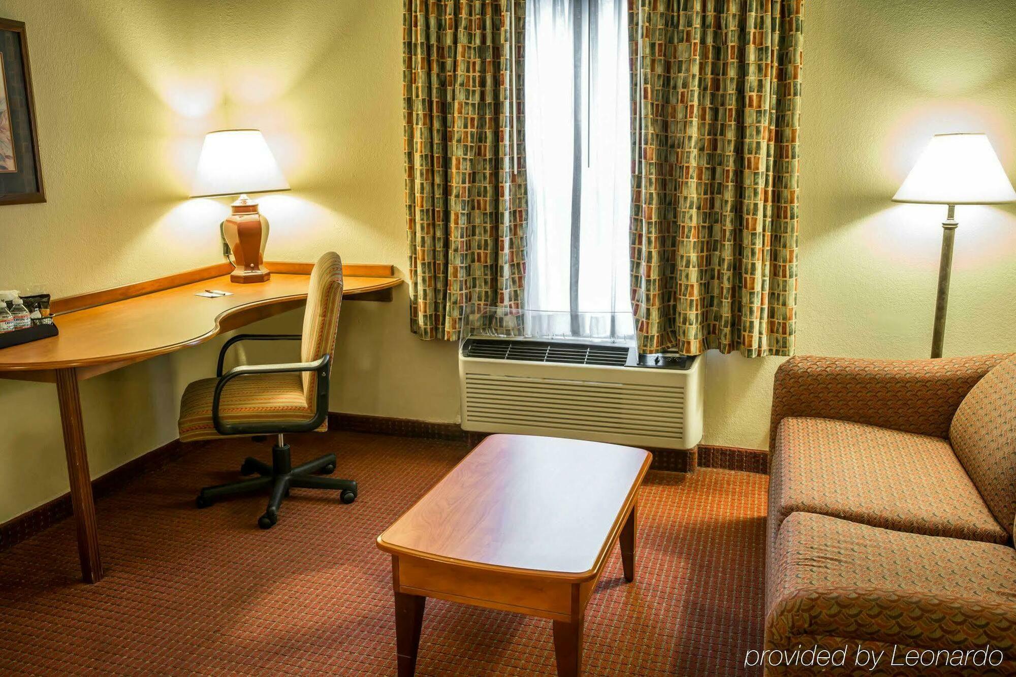 Comfort Suites Near Camp Lejeune ジャクソンビル エクステリア 写真